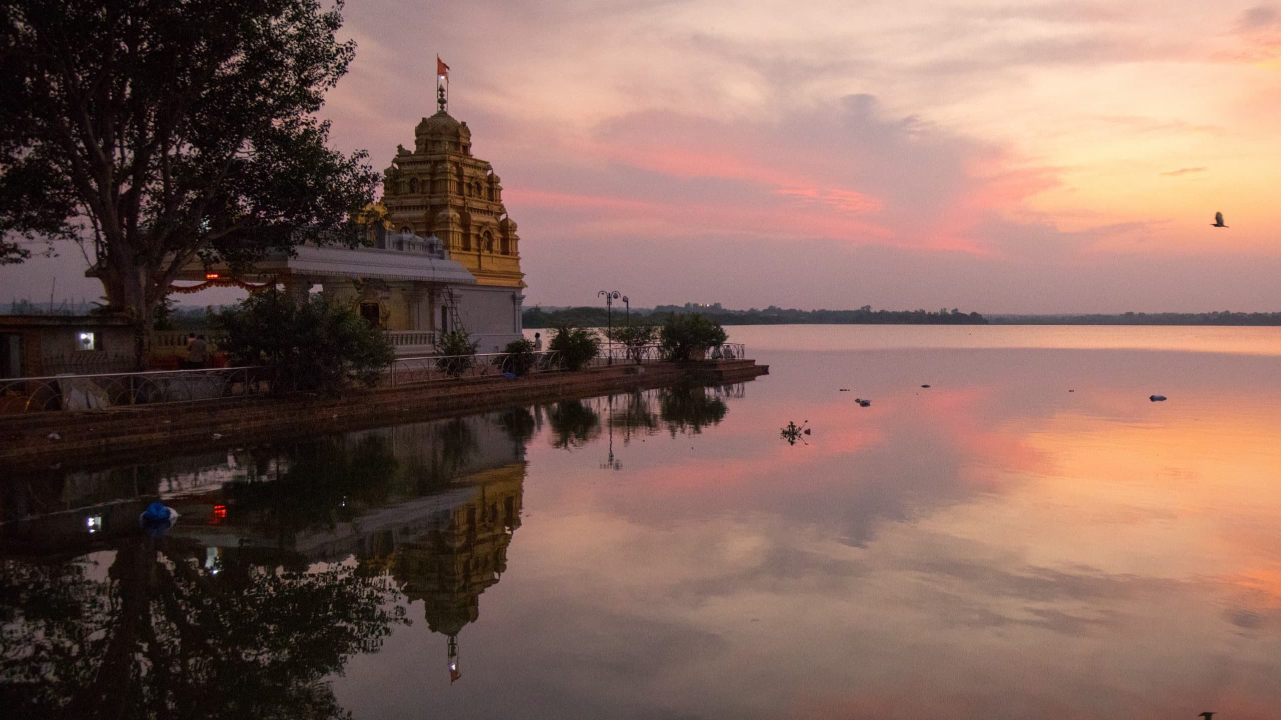 ಹಂಪಿ — ಕಲ್ಲುಗಳು ಸಾಮ್ರಾಜ್ಯದ ಕಥೆಗಳನ್ನು ಹೇಳುವ ಚಾರಣ