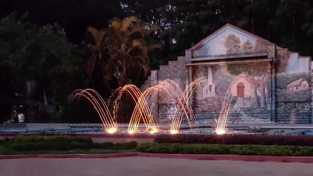 Indira Gandhi Musical Fountain, Bangalore 1. jpeg