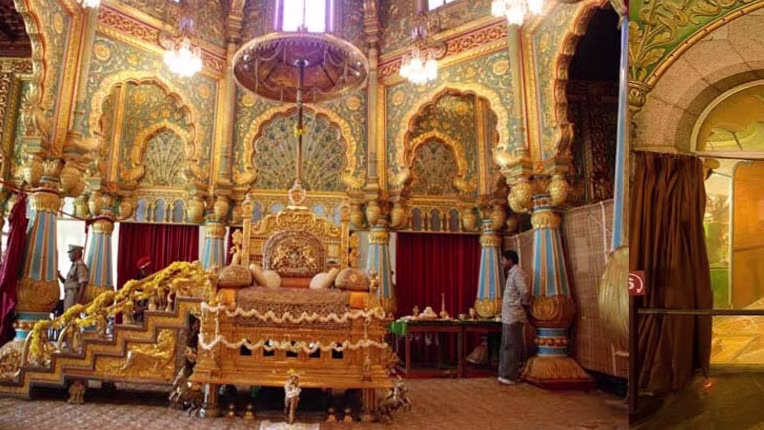 Golden throne- Chinnadha Ambari