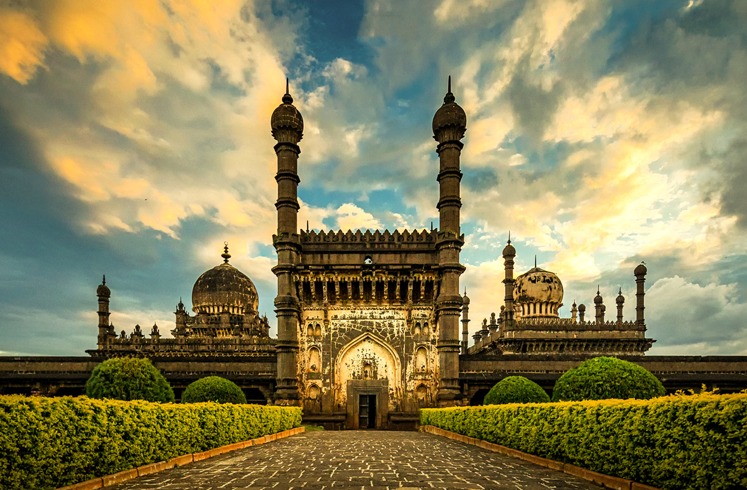 ibrahim-roza-photos-monuments-of-bijapur-images-karnataka-tourism